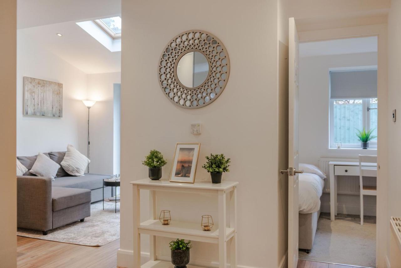 Three-Bedroom Bliss In London Town المظهر الخارجي الصورة